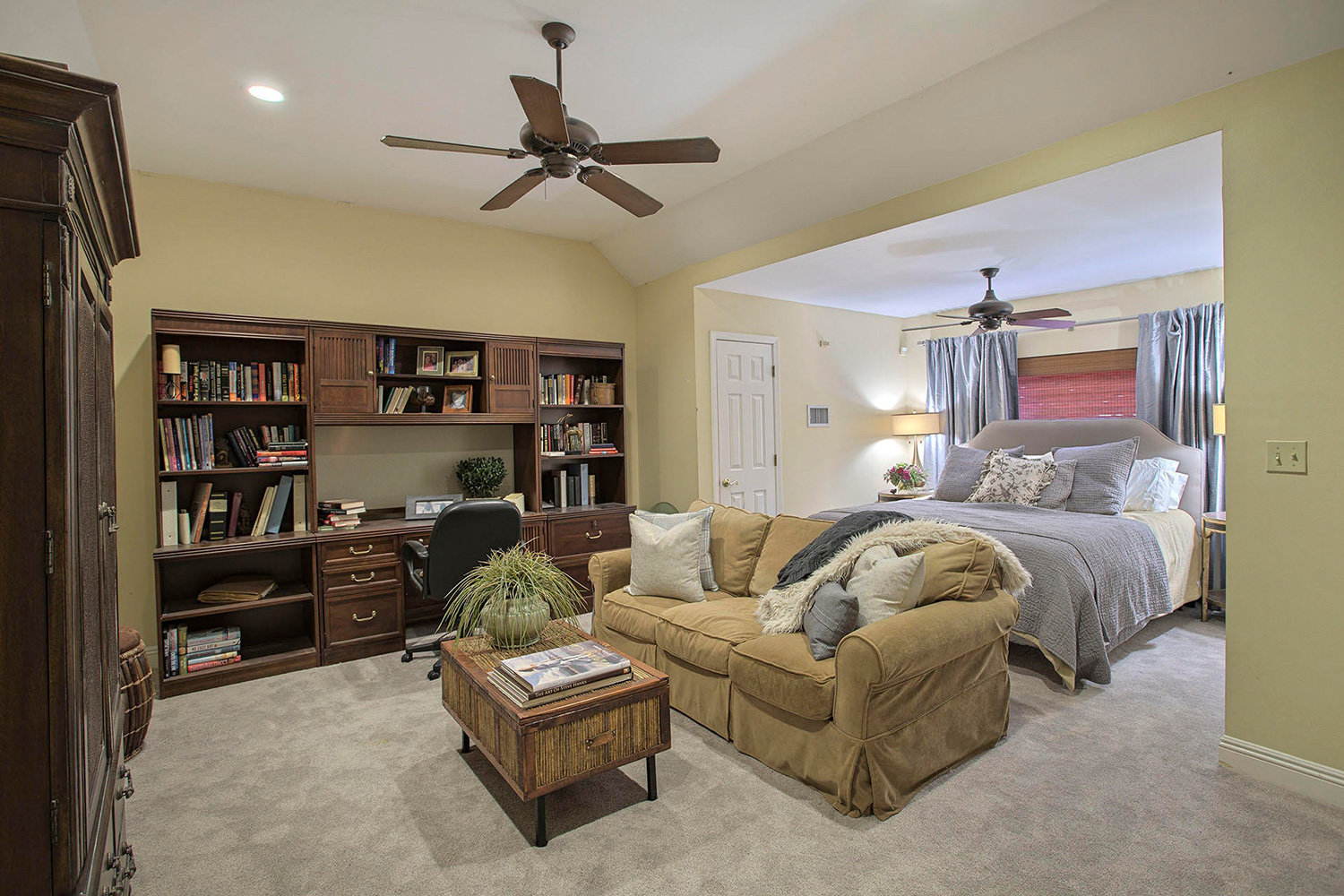 1401 Baytowne Ave Master Suite